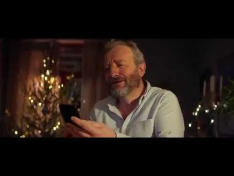 apple innove pour noël avec une publicité authentique réalisée exclusivement avec des marionnettes
